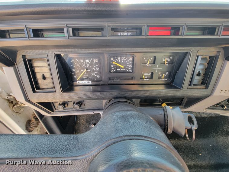 image for item JE9309 1999 Ford F800  dump truck