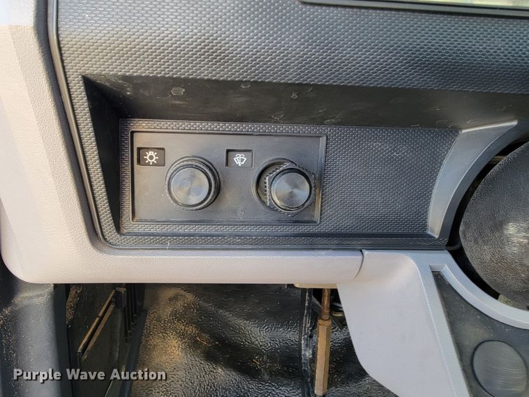 image for item JE9309 1999 Ford F800  dump truck