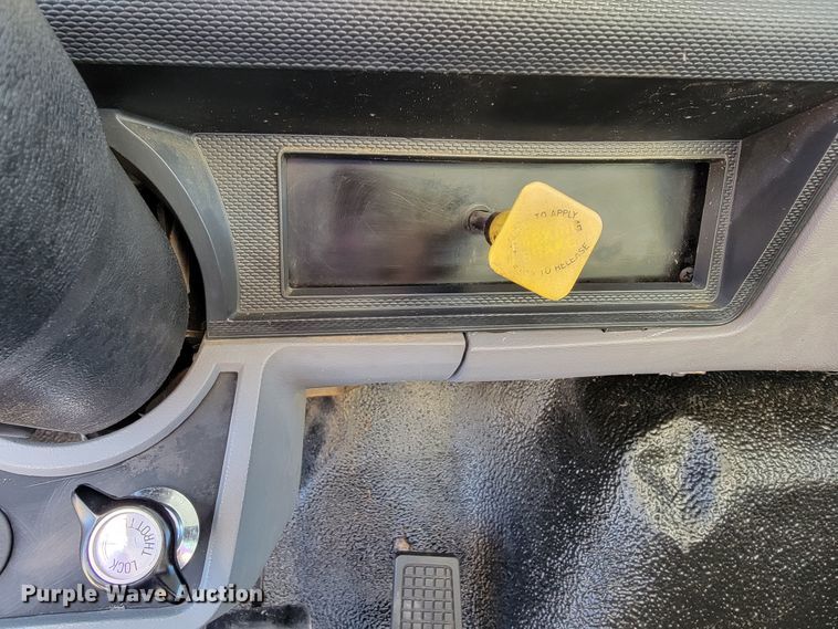 image for item JE9309 1999 Ford F800  dump truck