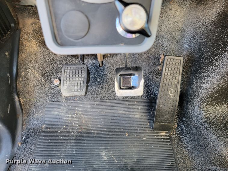 image for item JE9309 1999 Ford F800  dump truck