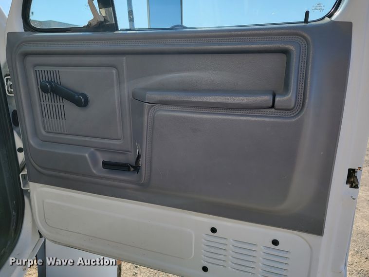 image for item JE9309 1999 Ford F800  dump truck