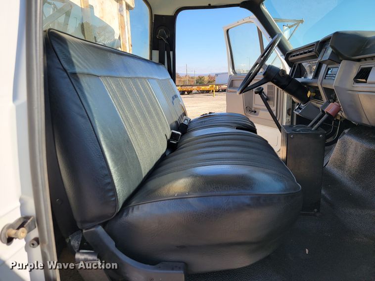 image for item JE9309 1999 Ford F800  dump truck