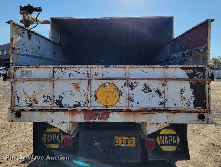image for item JE9309 1999 Ford F800  dump truck
