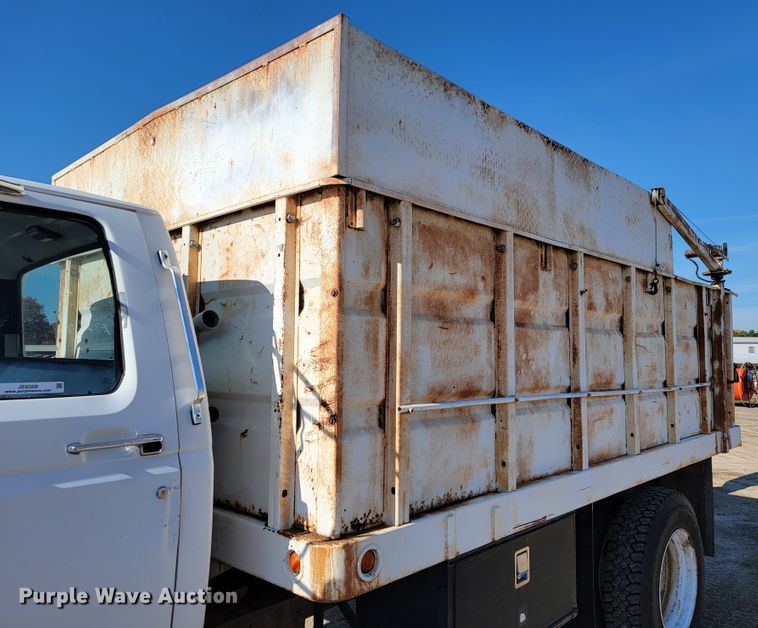 image for item JE9309 1999 Ford F800  dump truck