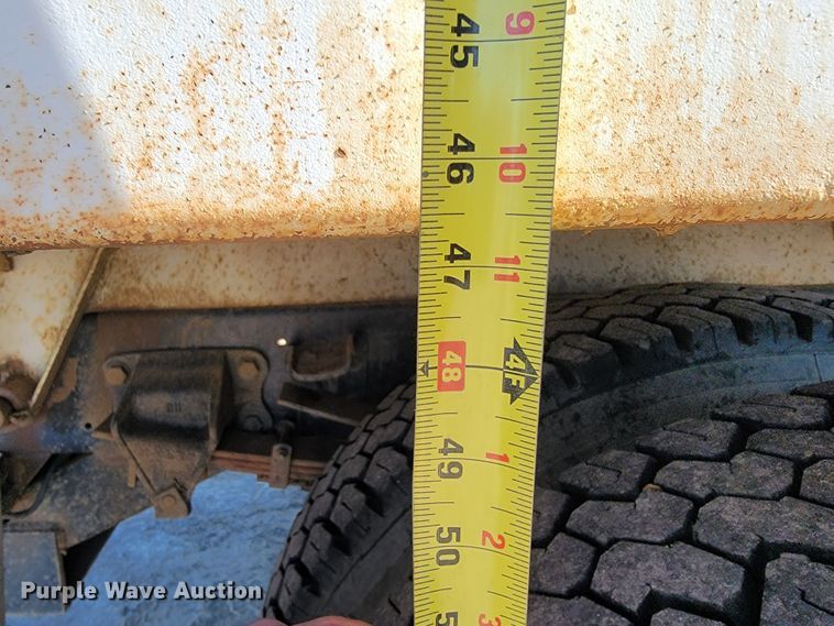 image for item JE9309 1999 Ford F800  dump truck