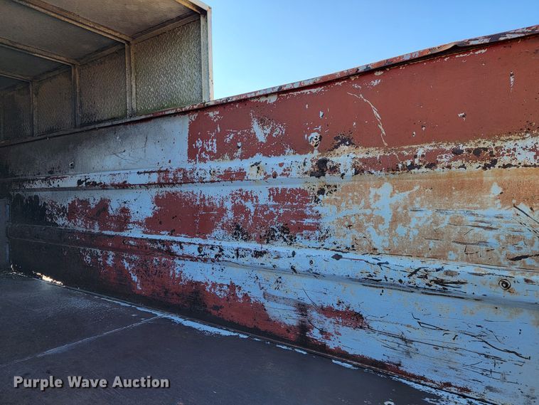 image for item JE9309 1999 Ford F800  dump truck