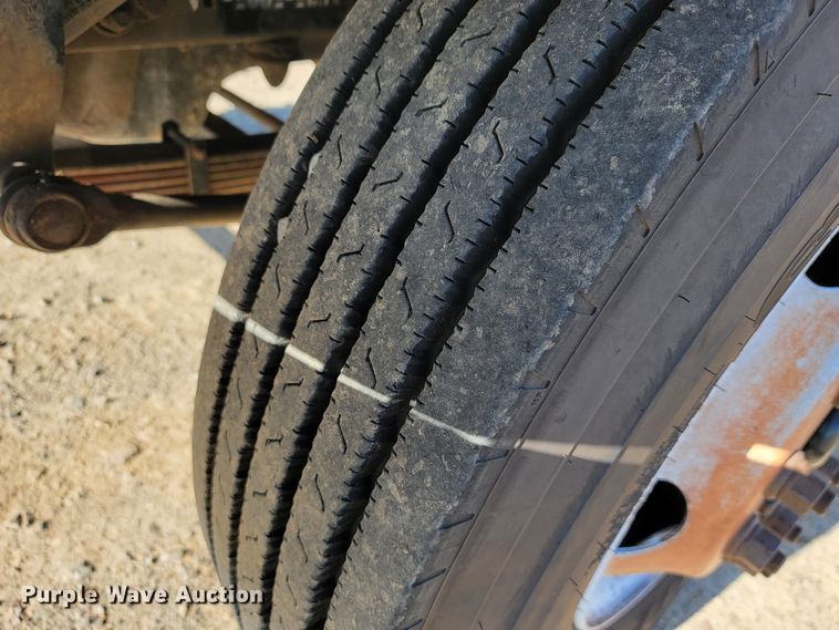 image for item JE9309 1999 Ford F800  dump truck