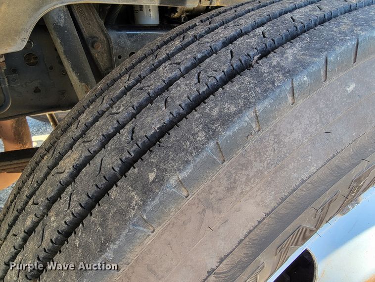 image for item JE9309 1999 Ford F800  dump truck