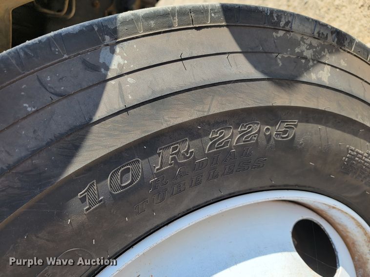 image for item JE9309 1999 Ford F800  dump truck