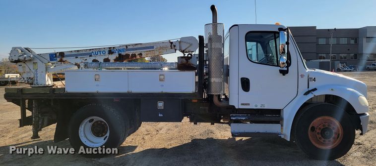 image for item JE9310 2009 Freightliner Business Class M2 106  crane truck