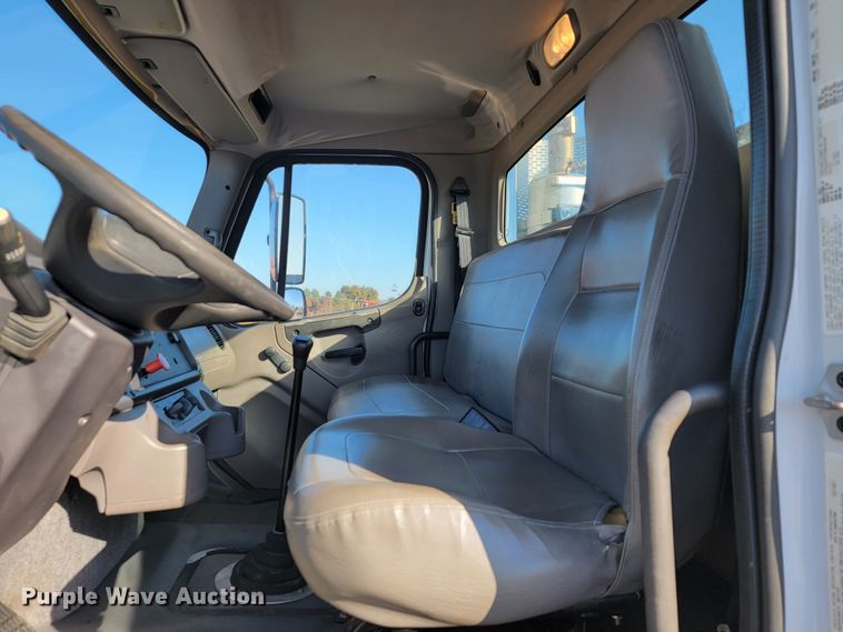 image for item JE9310 2009 Freightliner Business Class M2 106  crane truck