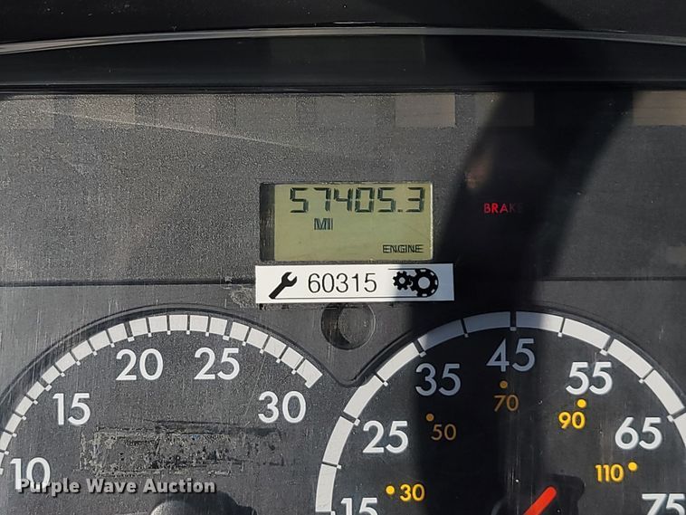 image for item JE9310 2009 Freightliner Business Class M2 106  crane truck