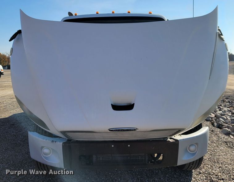 image for item JE9310 2009 Freightliner Business Class M2 106  crane truck