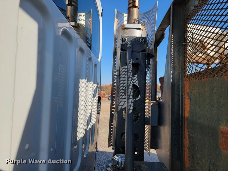 image for item JE9310 2009 Freightliner Business Class M2 106  crane truck