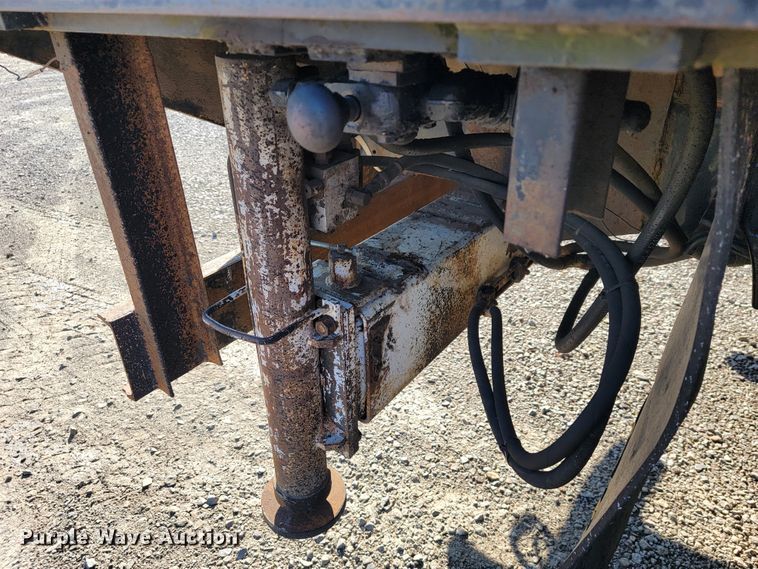 image for item JE9310 2009 Freightliner Business Class M2 106  crane truck