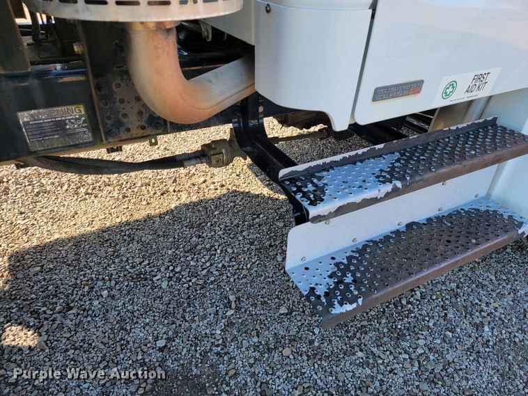 image for item JE9310 2009 Freightliner Business Class M2 106  crane truck