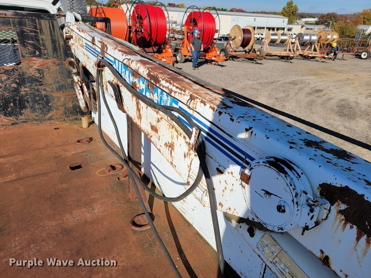 image for item JE9310 2009 Freightliner Business Class M2 106  crane truck