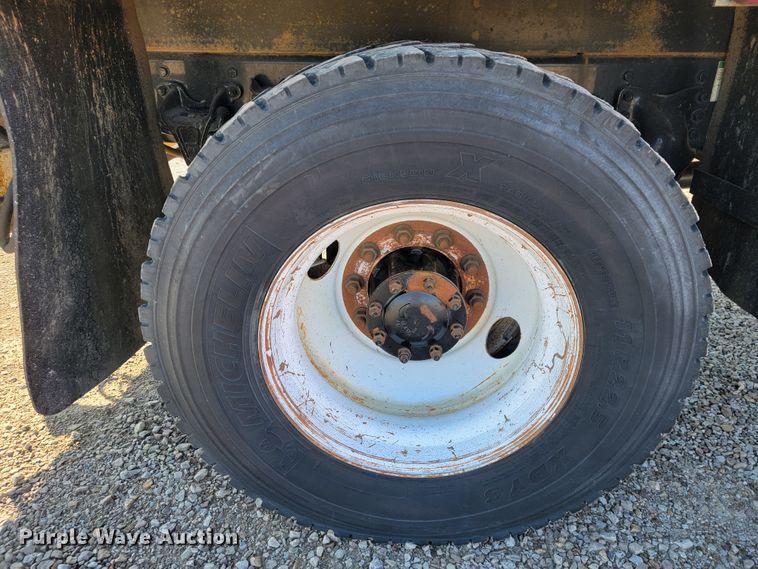 image for item JE9310 2009 Freightliner Business Class M2 106  crane truck