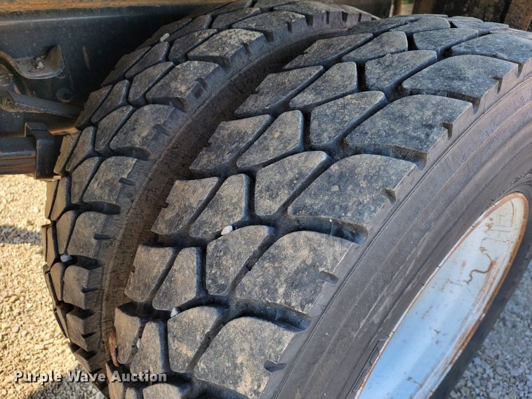 image for item JE9310 2009 Freightliner Business Class M2 106  crane truck