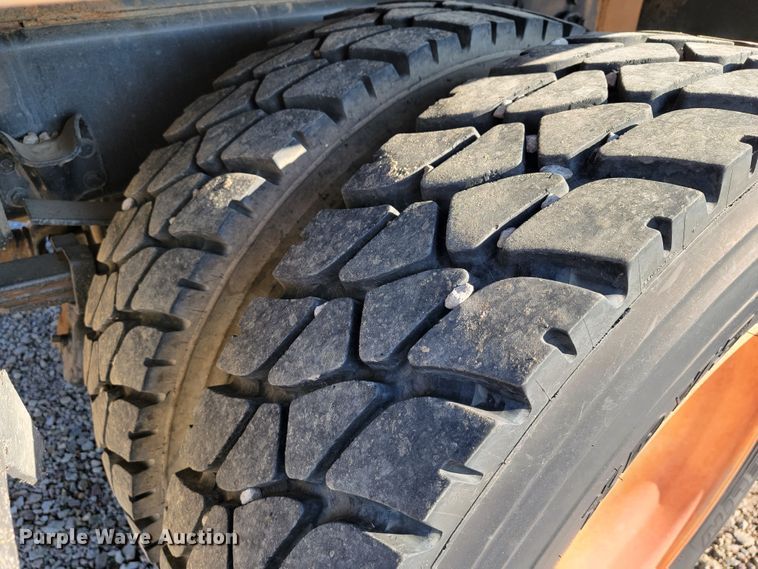 image for item JE9310 2009 Freightliner Business Class M2 106  crane truck