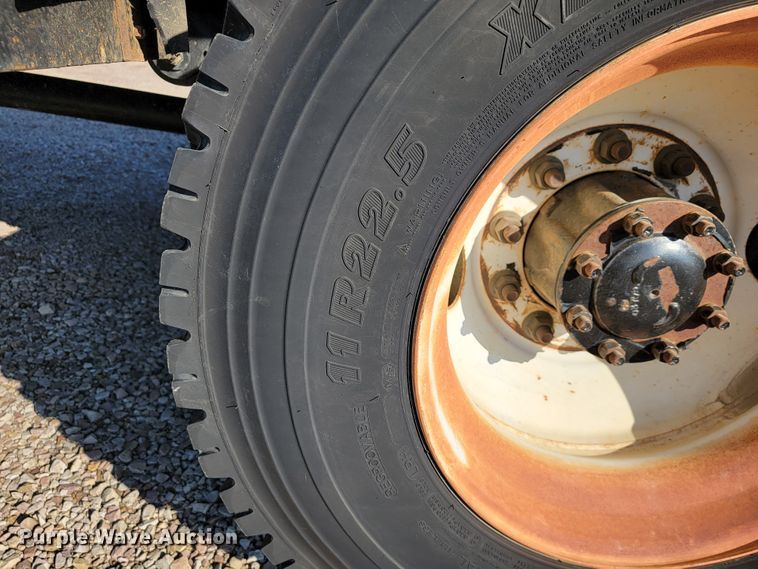 image for item JE9310 2009 Freightliner Business Class M2 106  crane truck