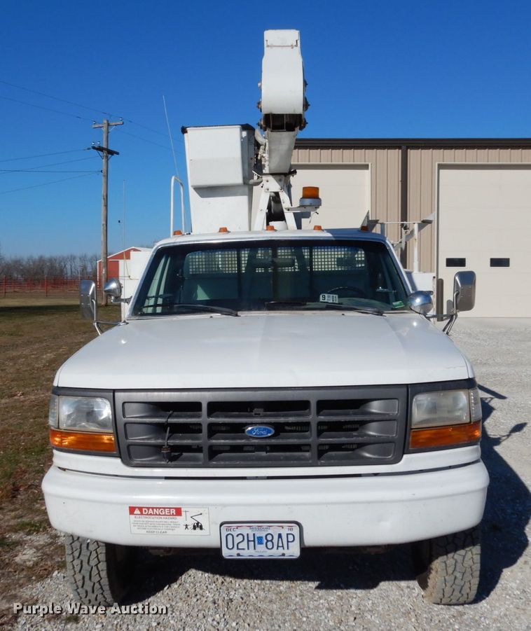 image for item JI9268 1993 Ford F450 Super Duty  bucket truck