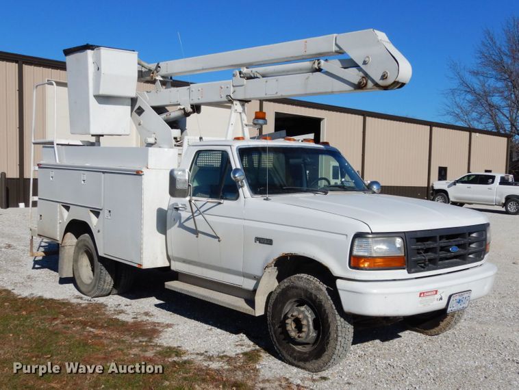 image for item JI9268 1993 Ford F450 Super Duty  bucket truck