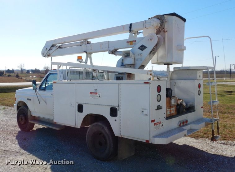 image for item JI9268 1993 Ford F450 Super Duty  bucket truck