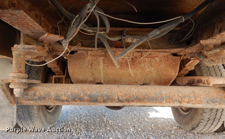 image for item JI9268 1993 Ford F450 Super Duty  bucket truck