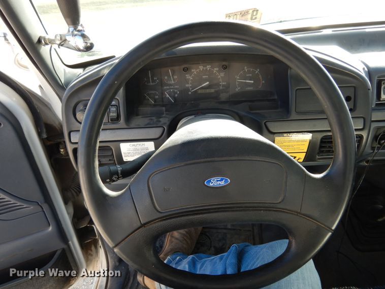 image for item JI9268 1993 Ford F450 Super Duty  bucket truck