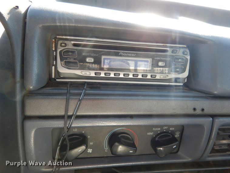 image for item JI9268 1993 Ford F450 Super Duty  bucket truck