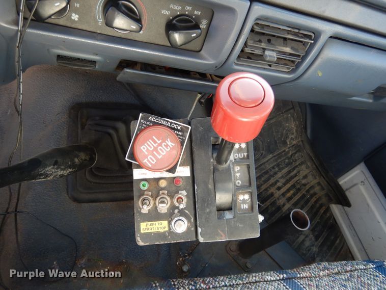 image for item JI9268 1993 Ford F450 Super Duty  bucket truck