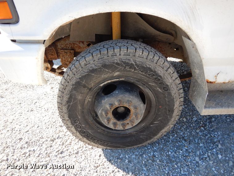 image for item JI9268 1993 Ford F450 Super Duty  bucket truck