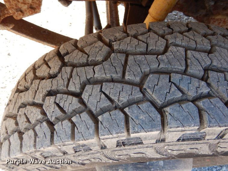 image for item JI9268 1993 Ford F450 Super Duty  bucket truck