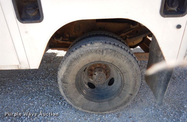 image for item JI9268 1993 Ford F450 Super Duty  bucket truck