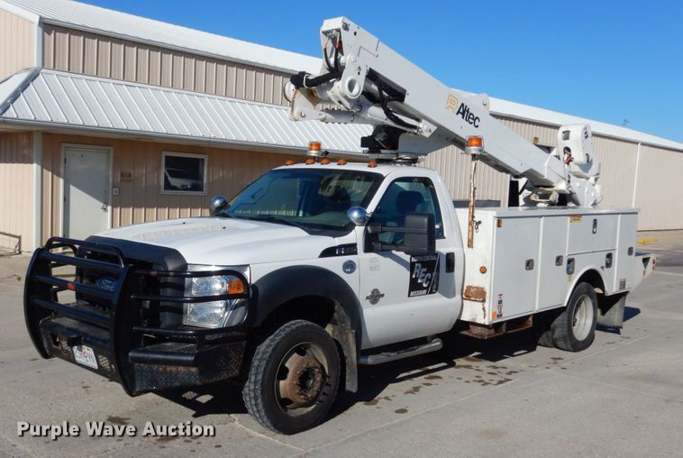 image for item JI9269 2012 Ford F550 Super Duty XL  bucket truck