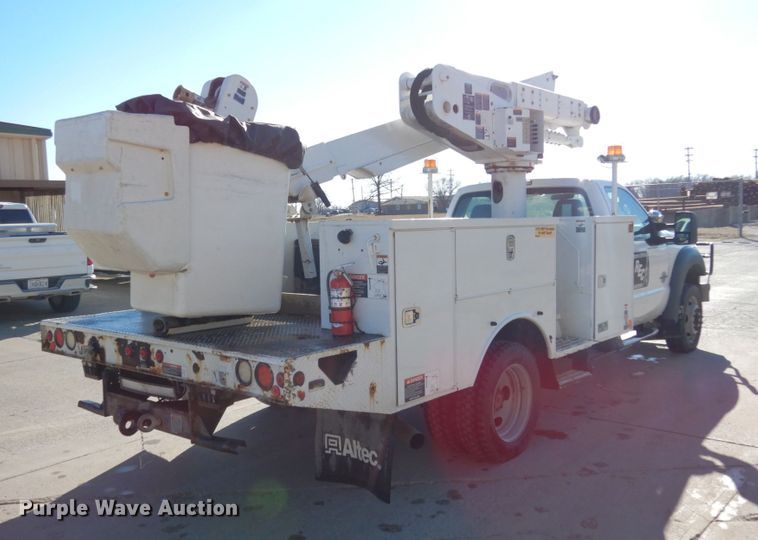image for item JI9269 2012 Ford F550 Super Duty XL  bucket truck