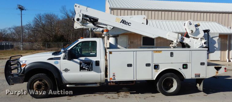 image for item JI9269 2012 Ford F550 Super Duty XL  bucket truck