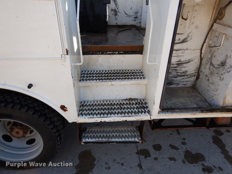 image for item JI9269 2012 Ford F550 Super Duty XL  bucket truck