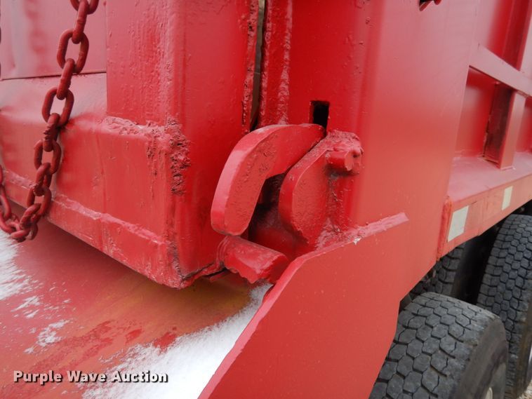 image for item JI9270 2006 Sterling L9500  dump truck