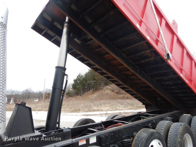 image for item JI9270 2006 Sterling L9500  dump truck