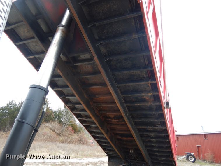 image for item JI9270 2006 Sterling L9500  dump truck