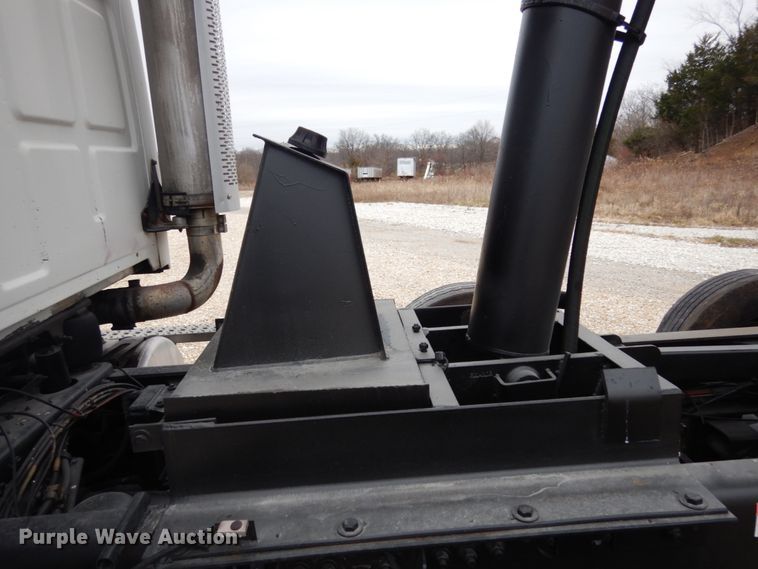 image for item JI9270 2006 Sterling L9500  dump truck