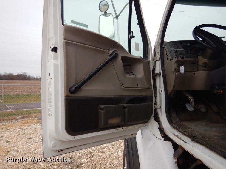 image for item JI9270 2006 Sterling L9500  dump truck