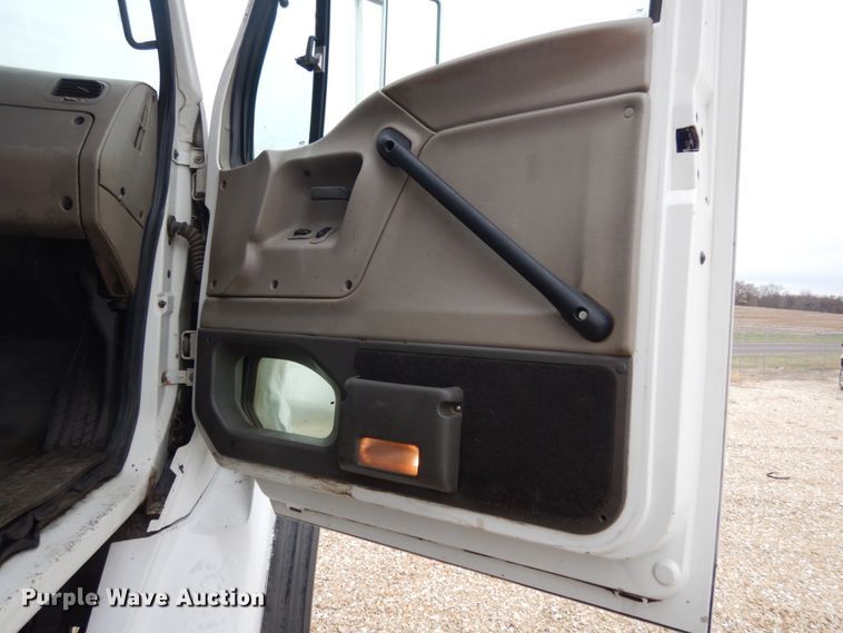 image for item JI9270 2006 Sterling L9500  dump truck