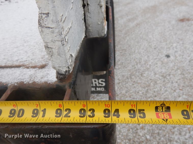 image for item JI9272 2000 Ford F750 Super Duty  flatbed truck