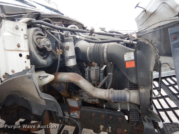 image for item JI9272 2000 Ford F750 Super Duty  flatbed truck