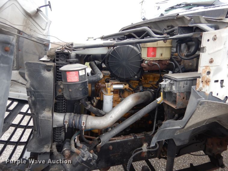 image for item JI9272 2000 Ford F750 Super Duty  flatbed truck