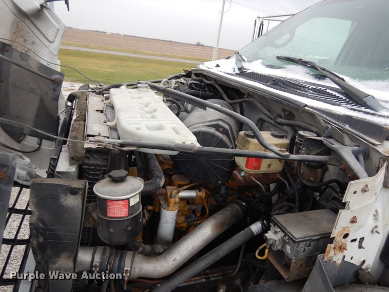 image for item JI9272 2000 Ford F750 Super Duty  flatbed truck