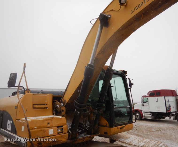 image for item JI9273 2008 Caterpillar 324D  excavator